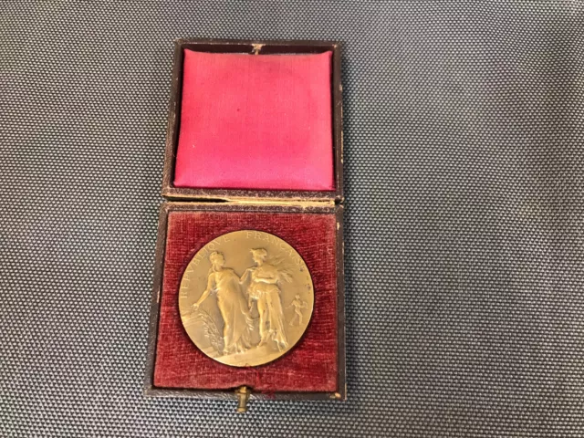 Ancienne médaille en bronze ministère de l'agriculture Alphée Dubois et sa boite