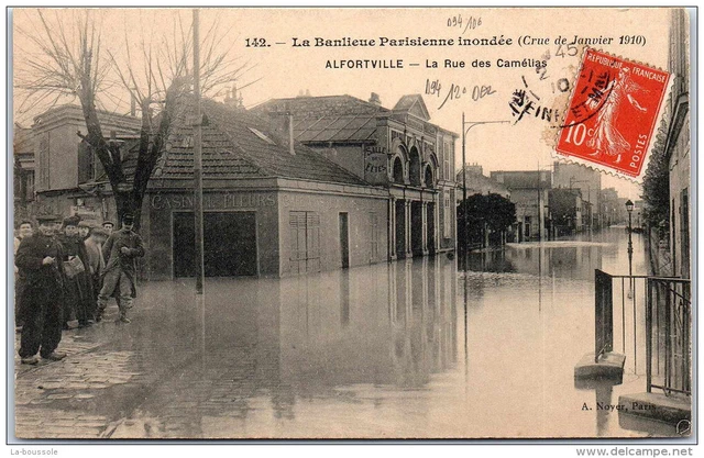 94 ALFORTVILLE - la rue des camelias (crue 1910)