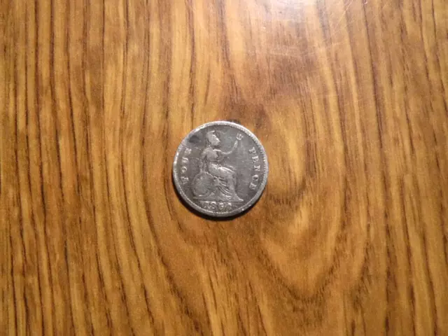 Great Britain 4 Pence 1854 Silver Coin (699)