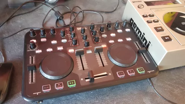 Controleur DJ Audiophony Skill ( dans sa boite complet avec accessoires )