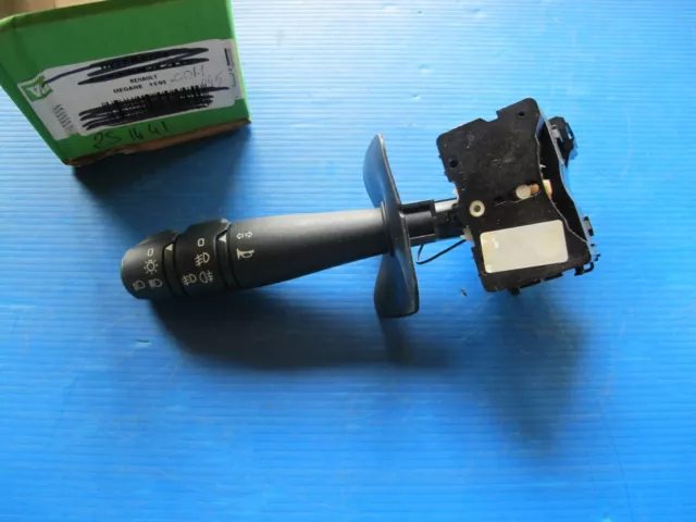 Commutateur Comodo de direction Valeo pour Renault Mégane 7701044279 7701045865