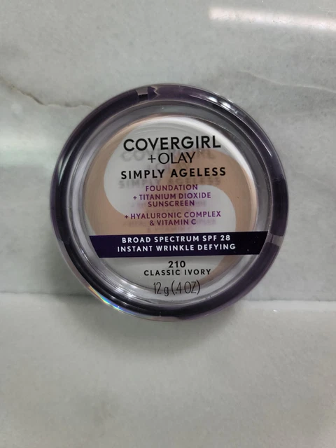 Base instantánea Covergirl Olay Simply Ageless 210 clásico marfil FPS20