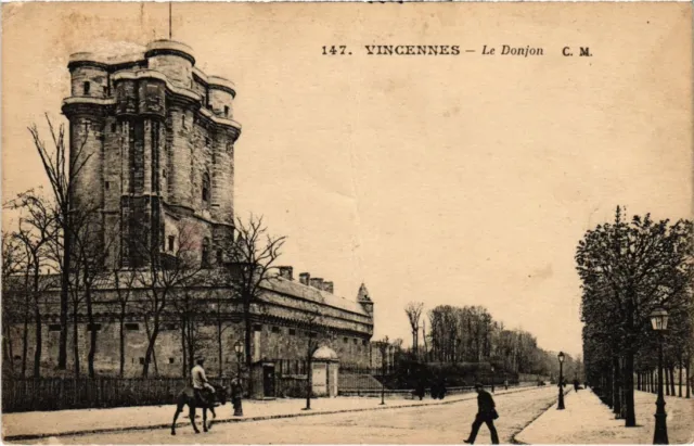 CPA Vincennes Le Donjon (1348885)