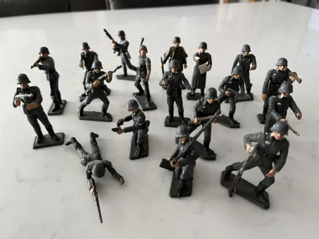 Vintage Plastic STARLUX  German Infantry Military Figures X 18 (60mm)