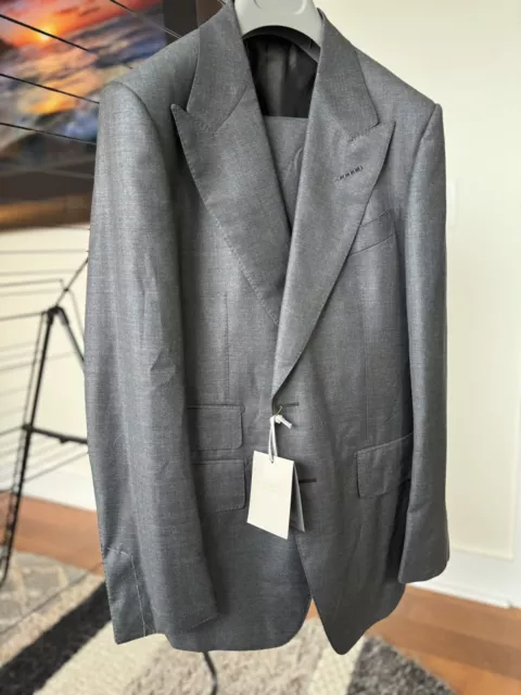 Tom Ford Men’s Shelton 2-Button Suit Grey Slim -  40R - 50 IT -New With Tags 3