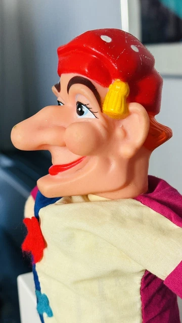 Handpuppe, Mann mit Gepunkteter Roter Kappe, Langer Nase, Grinsen