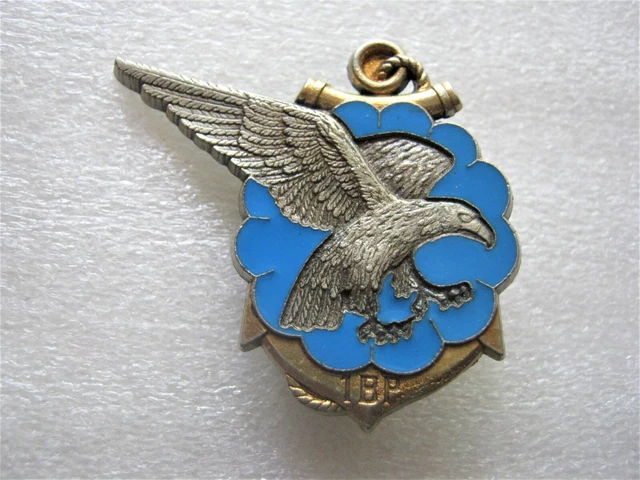 ANCIEN INSIGNE HARAS NATIONAUX LA LOI EUR 24,00 - FR