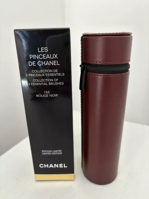 LES PINCEAUX DE CHANEL Collection of 3 essential brushes 155 - Rouge noir