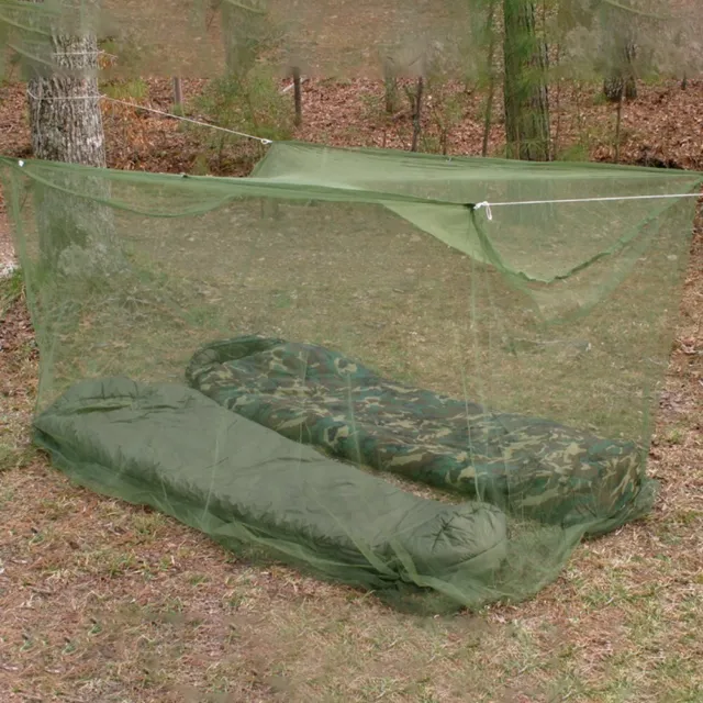 Un moustiquaire en maille ultra fine pour le camping assure un sommeil réparate