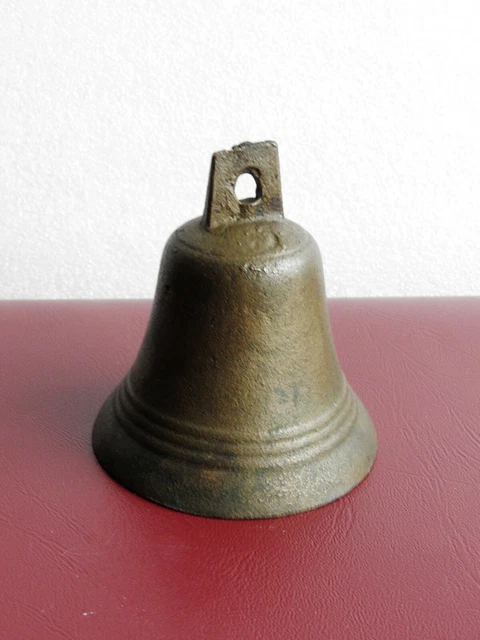 Ancienne Cloche Bronze N°7 Avec Support Blanc Et Battant Métal - Portail/porte