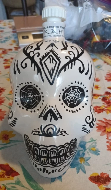 KAH Tequila Blanco White Black Skull Decanter Empty Bottle 750ml 2012 KAH Tequila Blanco White Black Skull Decanter Empty Bottle 750ml 2012