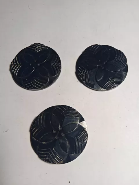 3 Gros  Boutons " Art Déco , " 38mm  .Bakélite Noir  Neuf De Stock Ancien