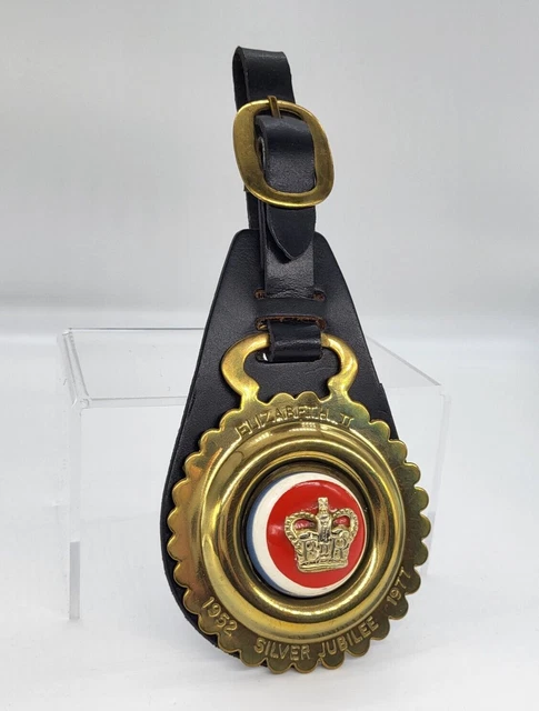 Queen Elizabeth II Silver Jubilee 1952 - 1977 Horse Brass Leather Porcelain