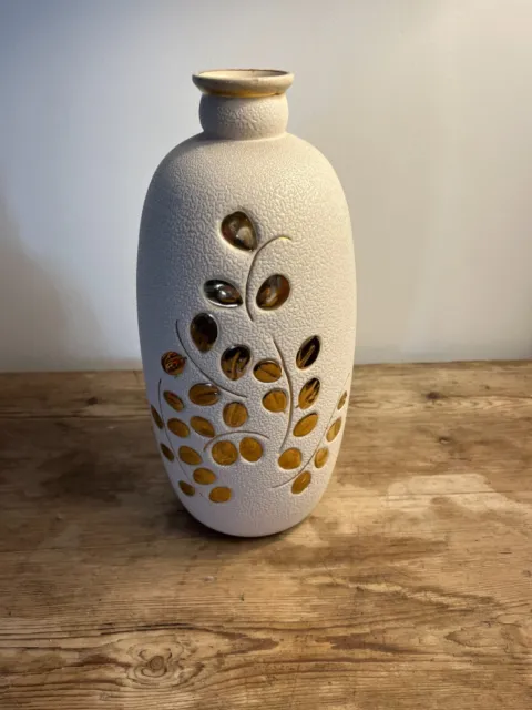 Très beau vase en faïence motif feuillage en parfait état format 31 cm hauteur