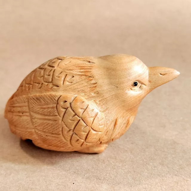 Q4801 - 2" Hand carved Boxwood Netsuke Figurine Carving - Pretty Bird