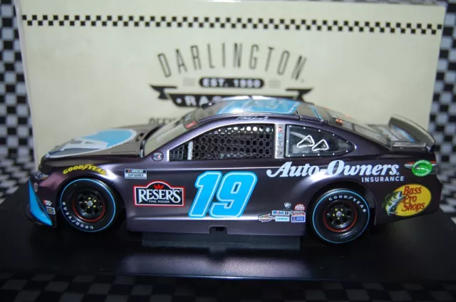 Martin Truex Jr #19 Auto Owners Ins Darlington 1:24 NASCAR Die-cast Color Chrome