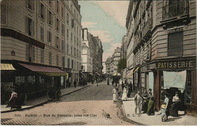 CPA PARIS 15e Rue de Grenelle, prise rue Cler (65955)