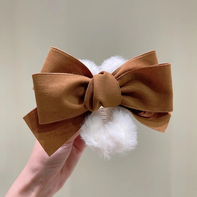 Women Plush Hair Claw Clip Crab Clamp Sweet Faux Fur Hairpin Barrettes Headwear