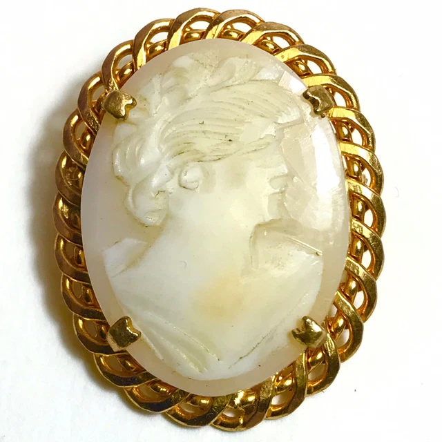 Broche Ancienne Plaquée Or - Camée Profil De Femme à L'antique, Matière Coquille, Occasion