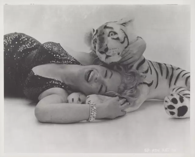 HOLLYWOOD BEAUTY MARILYN MONROE RICHARD AVEDON STUNNING PORTRAIT 1960s Photo 424