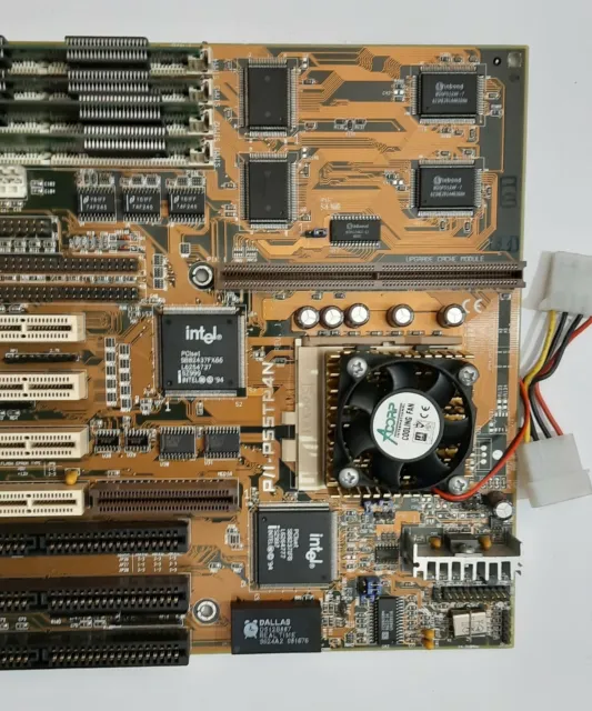 ASUS P/I-P55TP4N socket 7 ISA + Intel Pentium 120 MHz + 32 MB EDO-RAM 3