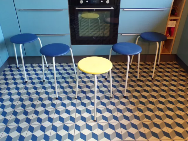 SET 5 TABOURET VINTAGE TRIPODE-SKAÏ  BLEU-JAUNE-métal-DESIGN 50-60