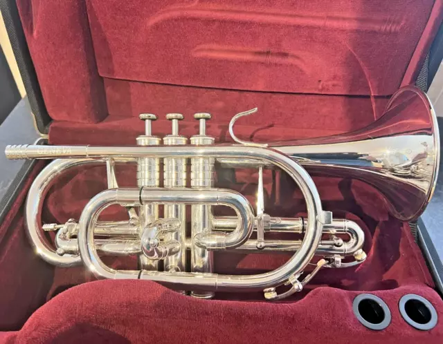 Geneva Symphony Professional Bb Cornet in Silver (Used) 2