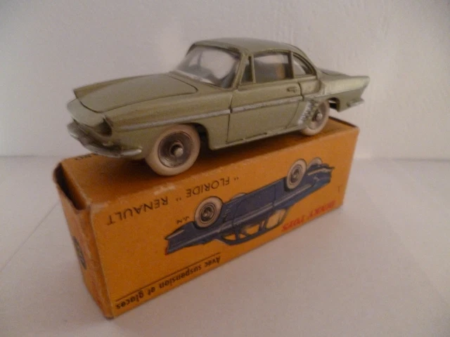 VRAI DINKY TOYS MECCANO FRANCE = RENAULT 12 BERLINE 1970 Réf 1424