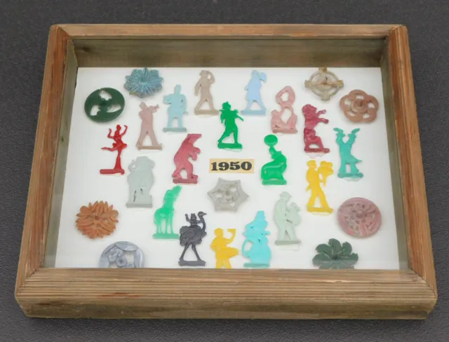 1950's CRACKER JACK PRIZE CIRCUS COLLECTION FRAMED PLASTIC STAND UP TOPS BIG LOT