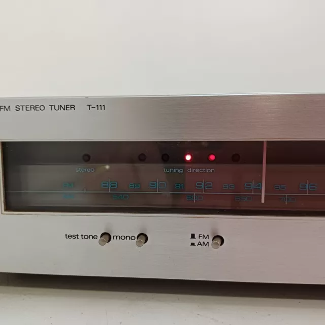 Luxman T-111 AM/FM Stereo Tuner TESTED Vintage Metal Front Lux Corp. High-End 2