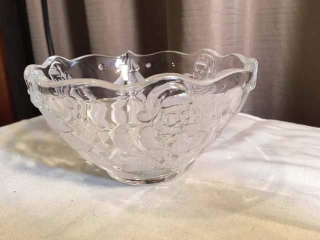 Gorham Small Crystal Holiday Traditions Santa Bowl 6187447