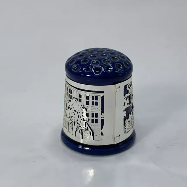 Savannah Georgia Carriage Blue Porcelain & Metal Thimble, Vintage 3