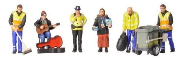 Bachmann Scenecraft OO Gauge Scale - Modern Street Scene Busker Police Figures