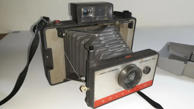 Vintage Polaroid Automatic 104 Land Camera.