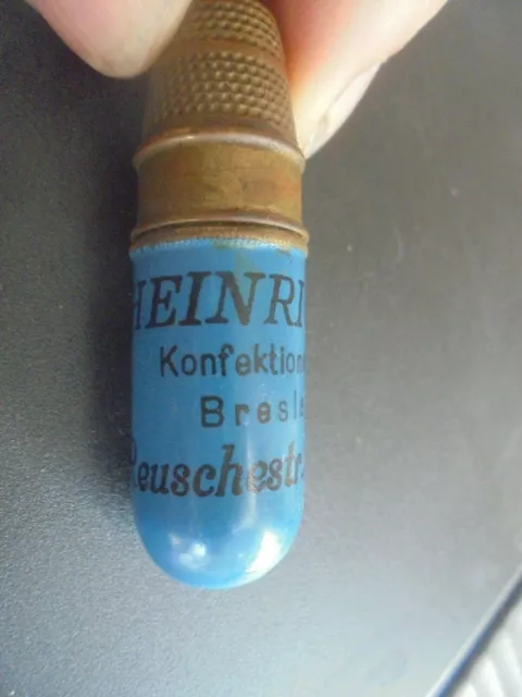 34571 Reklame Heinricht Breslau Nähetui Fingerhut Spule Messing 1920