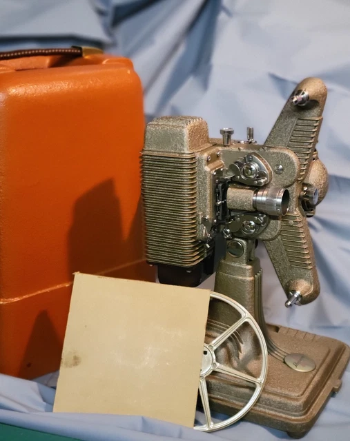 Vintage Revere Eight Model 85 8mm Projector W/ Carrying Case | Tested, Works