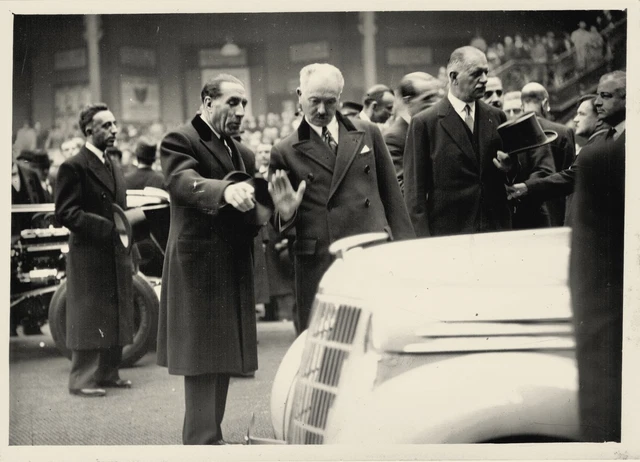 Photo De Presse Originale 1937 - Natation, Mlle HVERGER Gagnante Du 400m - Format 13x18,2 Cm - Tirage Argentique