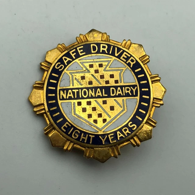 GF Vtg National Dairy Advertising Award Lapel Pin 8 Years Safe Driving Q9