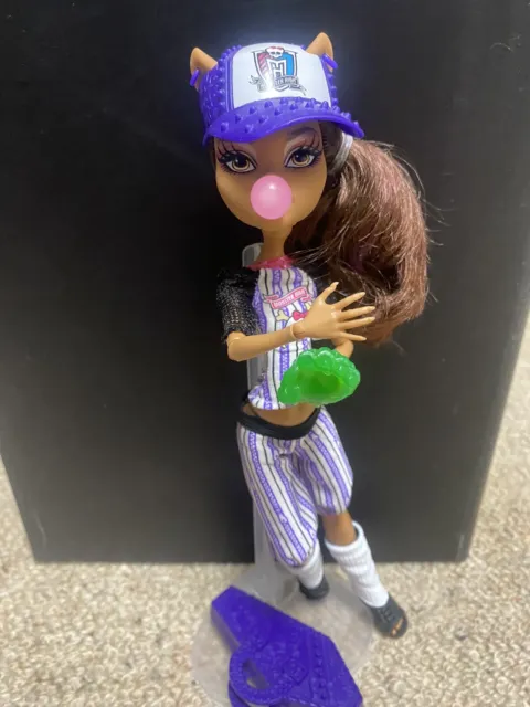 Monster High Clawdeen Wolf Ghoul Sports *incomplete*