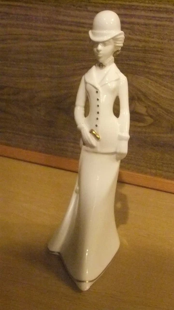 Stunning Spode Figurine Christina In White With Gold Hightlights Pauline Shone