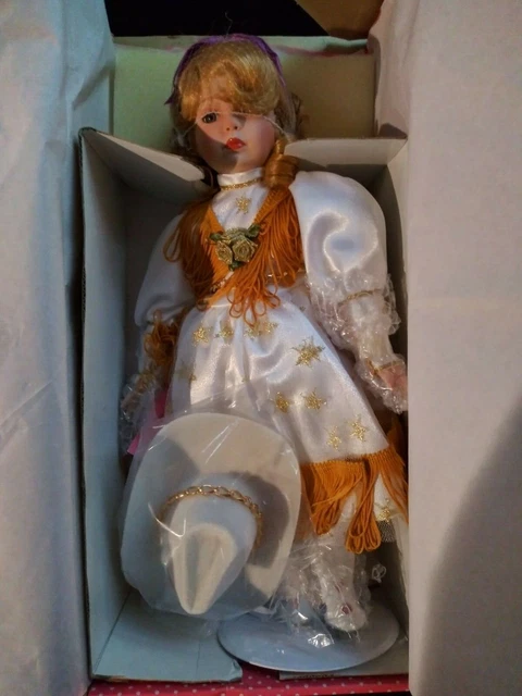 Delta Dawn Porcelain Musical Doll by "Paradise Galleries" NIB w/COA