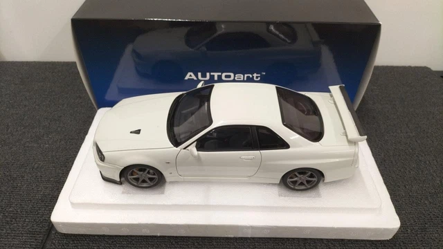 AUTOART 1/18 SCALE 77412 - Nissan Skyline GT-R (R32) Wangan Midnight