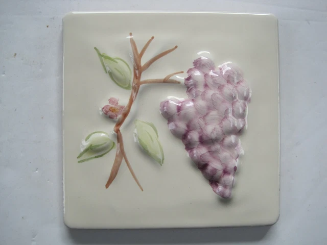 10 cms MOULDED & HAND-PAINTED FRUIT TILE - GRAPES