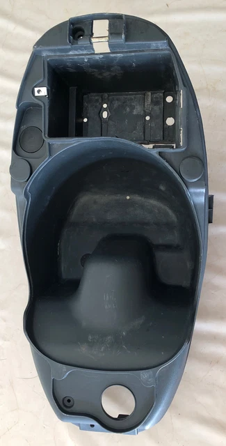 vano-sottosella-porta-oggetti-per-piaggio-liberty-125-150-200-ricambi