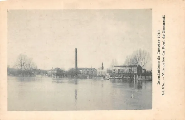 LA PIE vue prise du pont de Bonneuil, inondations de janvier 1910