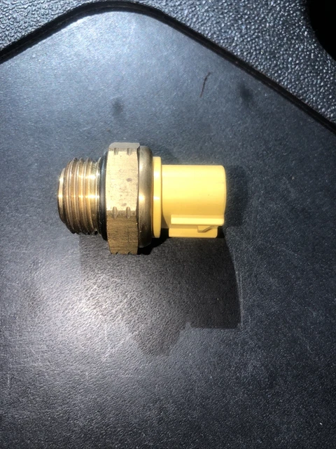 Sensor Temperature Switch 688-82560-10 For Yamaha Outboard Motor Parts 60 70 75 90 115 130 150 175 200 Hp