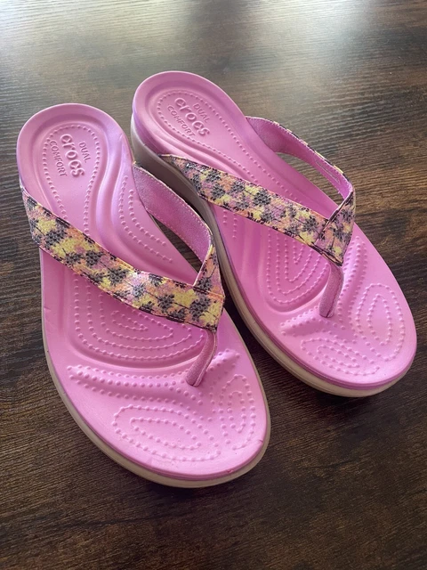 Crocs Sandals Womens 10 Gold Capri V Sequin Flip Flops Slip On Dual Comfort Shoe Crocs Sandals Womens 10 Gold Capri V Sequin Flip Flops Slip On Dual Comfort Shoe