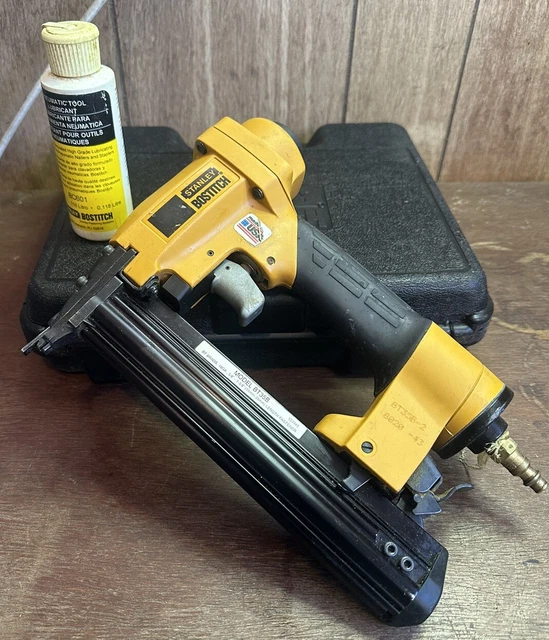 STANLEY BOSTITCH PNEUMATIC BT35B BRAD NAILER With Case Light Use