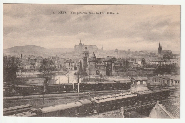METZ - Moselle - CPA 57 - trains and railway tracks