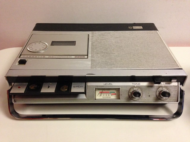 Magnétophone à cassettes Philips N2205 vintage. Année 1969